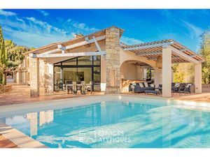 Ancienne bergerie en pierre rénovée  piscine d'exception