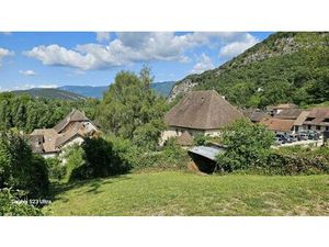 Écrin de verdure à Chanaz – Terrain constructible de 597 m²