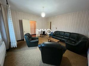 Maison de bourg à rénover Plein centre de Mayet