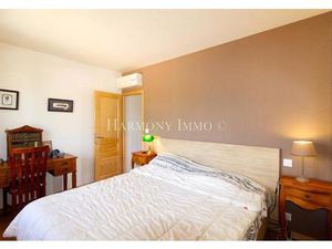 Très jolie villa au calme proche des plages et des commerces.