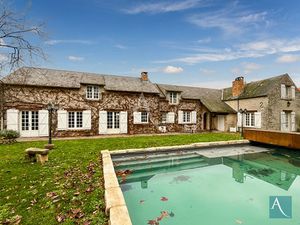 Exclusivité L'Adresse Étampes ? Longère de charme rénovée  270 m² à 59 km de Paris