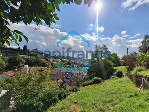 Maison à fort potentiel : terrasse avec vue  caves et configuration évolutive – TULLE cent