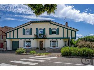 A vendre maison de style basque à Castelmoron-sur-Lot