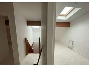 Location Appartement 3 pièces à Blaye (33390) : à louer 3 pièces / 71m² Blaye