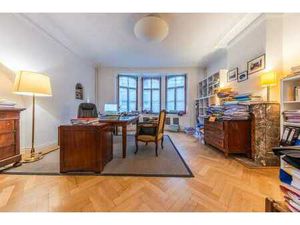 Bureaux de 400 m² avec jardin et garage à Bascule