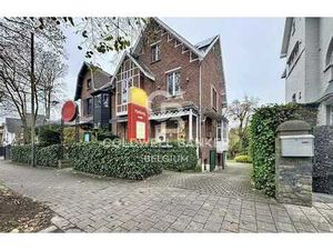 Immeuble Mixte : Restaurant et Duplex Privatif