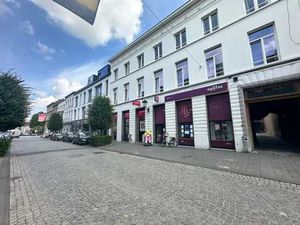 Commerce 162 m² – emplacement stratégique Malines