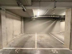 Double place de parking souterraine à louer