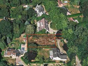 Avenue des Chasseurs : magnifique terrain Sud-Ouest