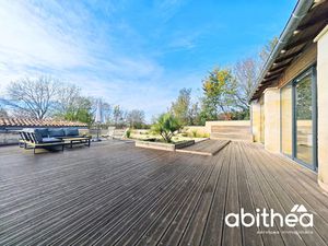 Maison de Prestige de 250 m2  accompagnée de son studio  à m