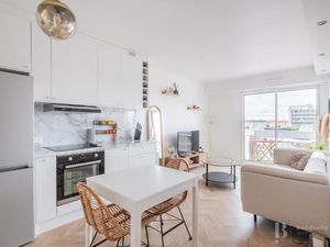 COURBEVOIE - 7e ETAGE - A LOUER MEUBLE - 2 PIECES DE 37M2 - Bvd St DENIS