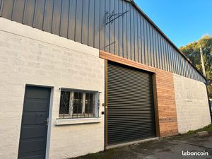 Très grand parking de 38m2 en plein centre-ville / Possibilité 3 voitures