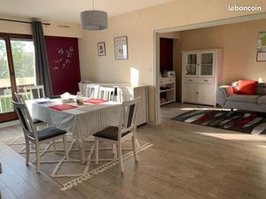 Appartment Dans une résidence privée CALME   BIEN SURVEILLE avec un grand jardin ESPACE VE