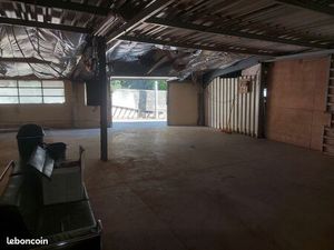 Local de 90 m2 pour stockage ou autre