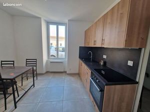 LOCATION BEL APPARTEMENT 39 m2 REFAIT A NEUF