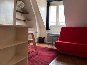 Paris 9e Métro Saint Georges  Studio meublé ensoleillé bon standing  ascenseur  gardien da