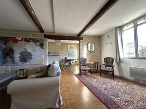 Emplacement exceptionnel. Appartement en duplex de 91 m² avec possibilité de terrasse.