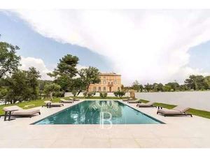 Maison de luxe à louer à Bouc-Bel-Air : 22 000€/mois | 721m²