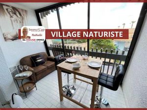 STUDIO DE 21M2 HABITABLE ORIENTE OUEST AVEC VUE PISCINE AVEC PLACE DE PARKING PRIVATIVE