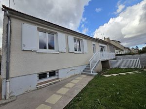 Luisant - Maison de plain-pied sur sous-sol total.