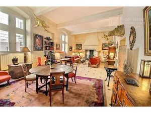 UZÈS  Centre historique  Exclusivité. Appartement de 181 m² en duplex  avec ascenseur priv