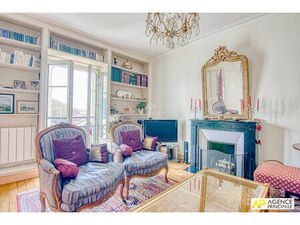 Versailles Notre-Dame Boulevard de la Reine Appartement duplex 4 pièces 84 m² situé au 2èm