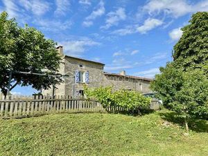 Maison charentaise de 98 m² à Aunac