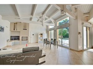 Belle maison de plain-pied à vendre 7 pièces avec piscine à DOMPIERRE SUR MER (17) à 10 mi