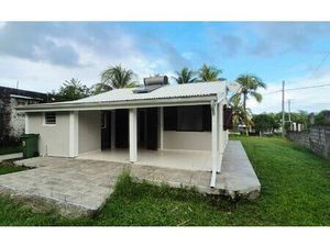 Location maison  53.2 m² T-3 à Lamentin  893 €