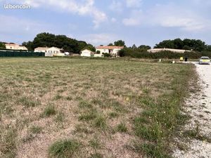 Terrain 2 400 m² Barro