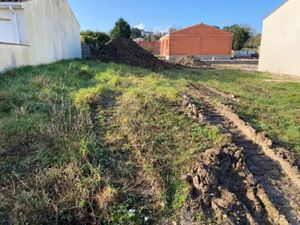 Vente terrain 240 m² à Meschers-sur-Gironde (17132)  82 200 €