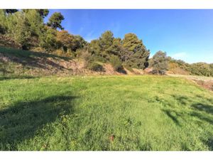 Vente terrain à batir 554 m² à Saint-Laurent-du-Var (06700)  299 000 €