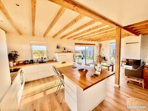 Maison en bois proche mer