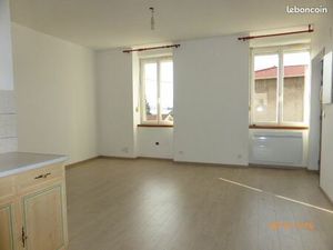 Particulier appartement T3 AMPUIS