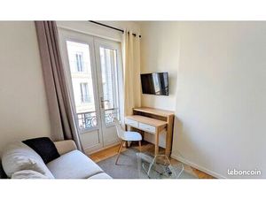 Studio Bis meublé  calme  proche terrasses du port