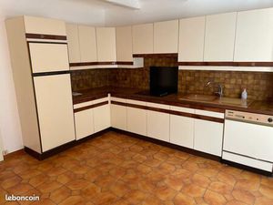 Apparemment à louer avec extérieur