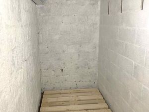 A louer Cave 4m² : Très saine  immeuble sécurisé - métro Goncourt - Belleville - 75011 Par