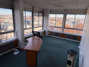 Vente locaux professionnels 144 m² à Rueil-Malmaison (92500)  370 000 €