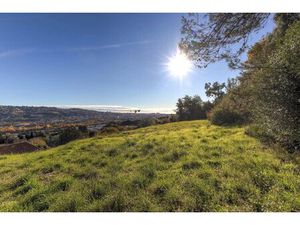 ST LAURENT - TERRAIN CONSTRUCTIBLE - 440M2 -