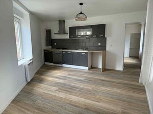 A LOUER. CONNERRE  maison 3 pièces