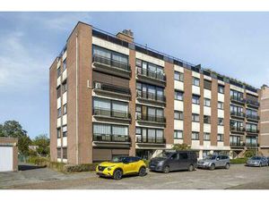 Uniek dakappartement met ruim terras te koop in Schoten