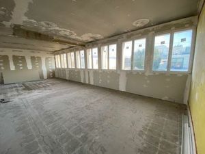 Prestigieux bureau de 200 m2 en location - Bezons  France