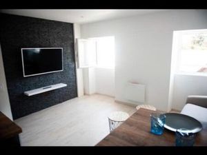 Duplex 26 m² meublé – Hyper centre Laval – Proche commerces & transports