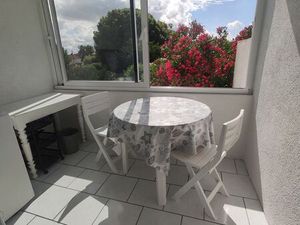 T1pour couple étudiants ou cdi la rochelle gare