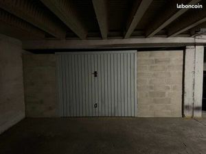 Parking box fermé 25m