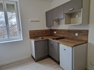 A Louer type 1 de 30 m 2 avec cuisine proche gare sur BOURG EN BRESSE