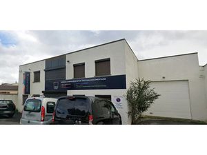 Location locaux professionnels 1421 m² à Colombes (92700)  17 762 €