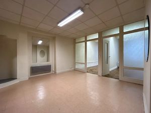 Location locaux professionnels 3 pièces 44 m² à Clermont-Ferrand (63000)  440 €