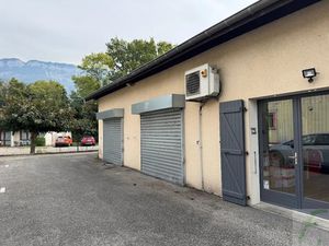 Location locaux professionnels 159 m² à Viviers-du-Lac (73420)  817 €