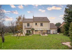 Maison Crécy-la-Chapelle 181 m² T-7 à vendre  519 000 €